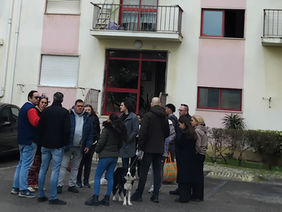 Fogo desaloja famílias e faz uma vítima mortal no Carregado