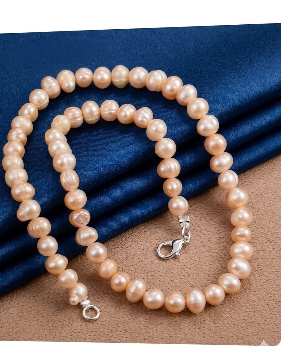 Thumbnail: Timeless Pearl Elegance Necklace