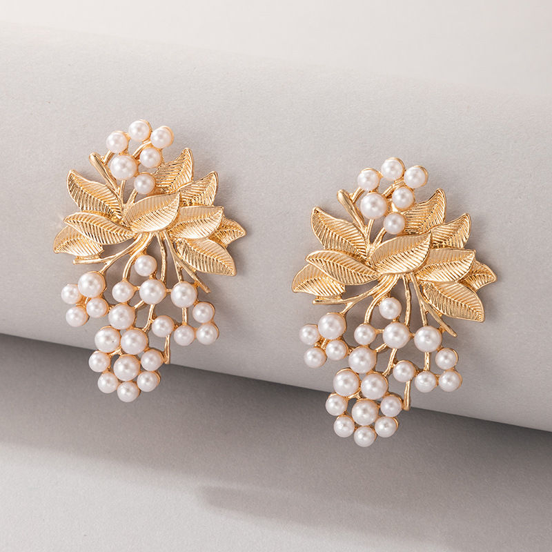 Thumbnail: Pearl Bloom Elegance Earrings