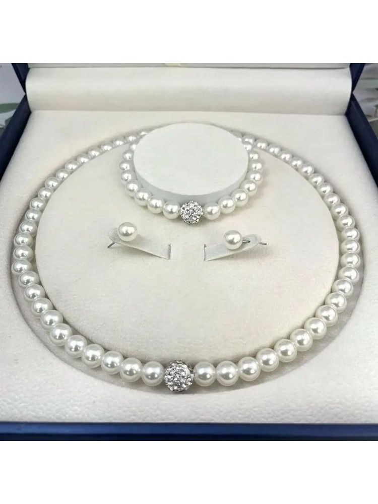 Thumbnail: Timeless Pearl Jewellery Set