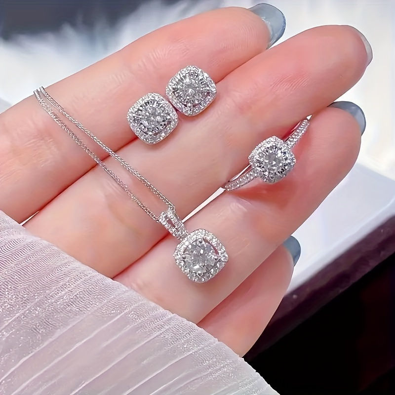 Thumbnail: Radiant Halo Jewellery Set