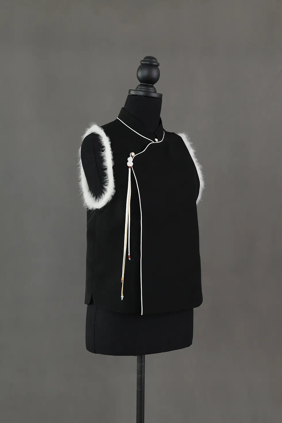 Thumbnail: Black Honmono Silk Rabbit Fur Vest 黑色正絹兔毛馬甲