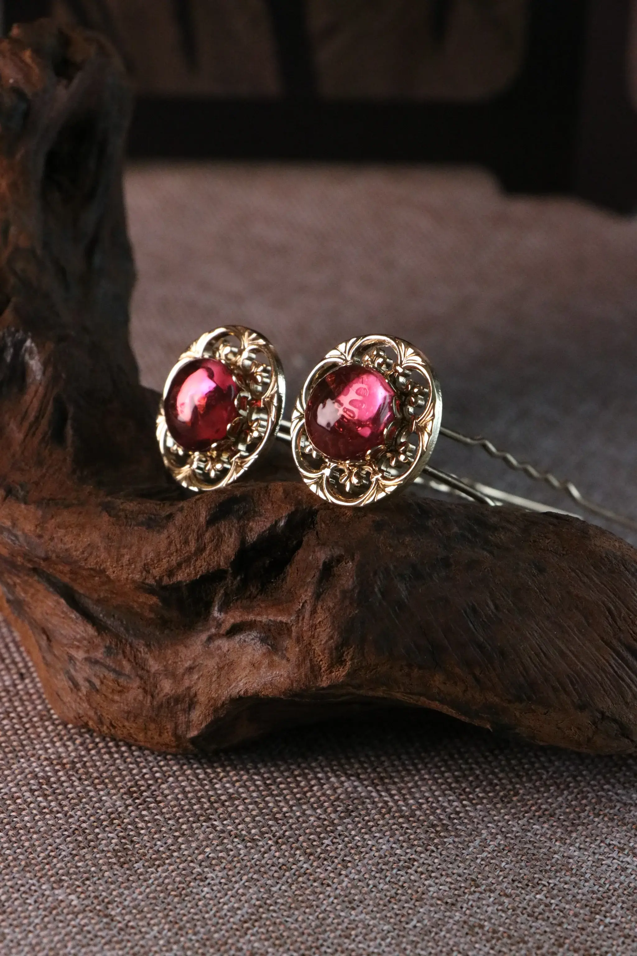 Crimson Bloom Hairpins 紅寶浮華雙髮卡