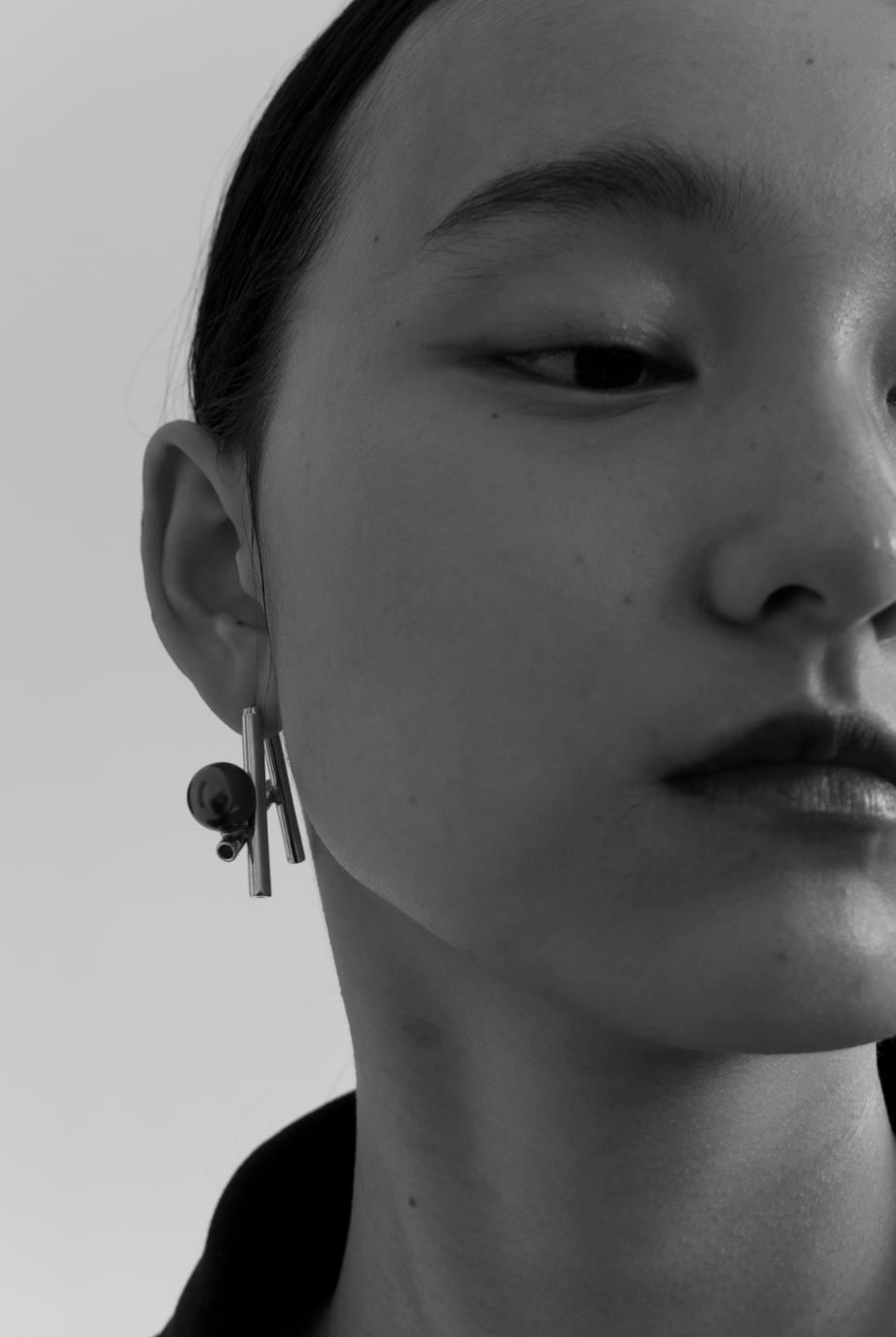 Thumbnail: Atonal Lim Earring