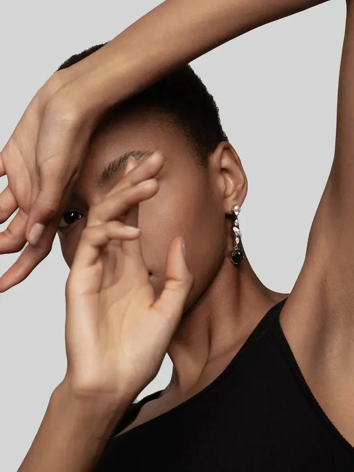 Thumbnail: Round Diamond Carbon Fiber Drop Earring Round Diamond Carbon Fiber Drop Earrin