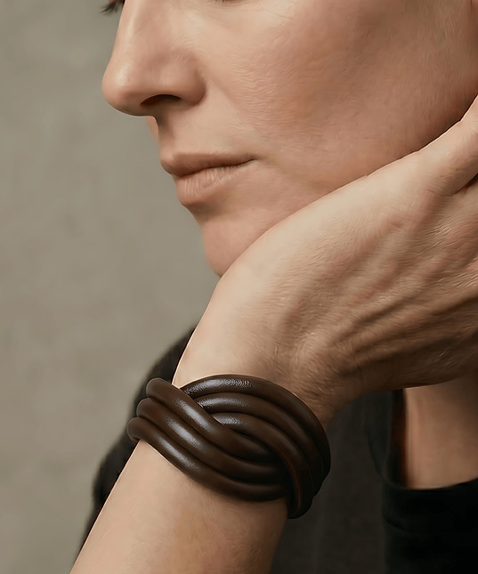 Corrija_a_cor_da_pulseira_202606241759_upscayl_1x_upscayl-lite-4x (1)_edited.jpg