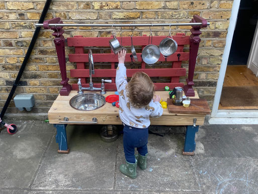 From tiny tots to Piedmont, via Grand Designs Live BANNER Julia Gardner painted the banner above especially for this newsletter, inspired by one of the recipes in Elizabeth David’s Christmas.