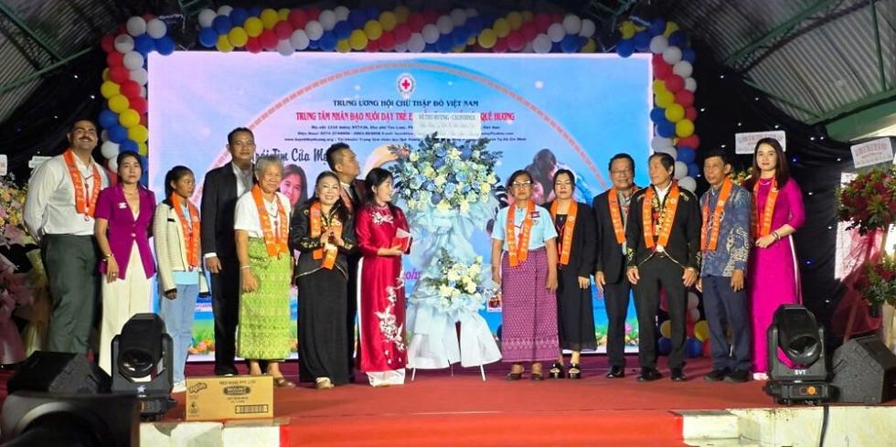 International benefactors and volunteers attended the program.