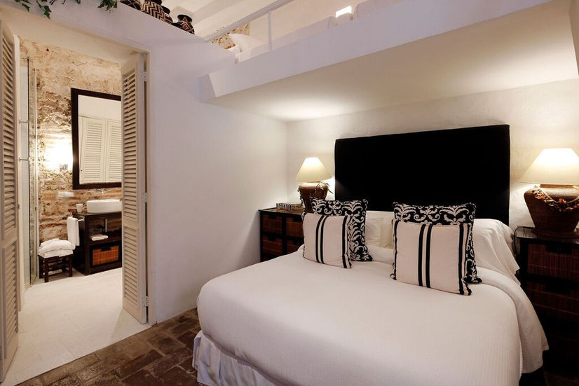 Cuarto Izq salun azul.jpg