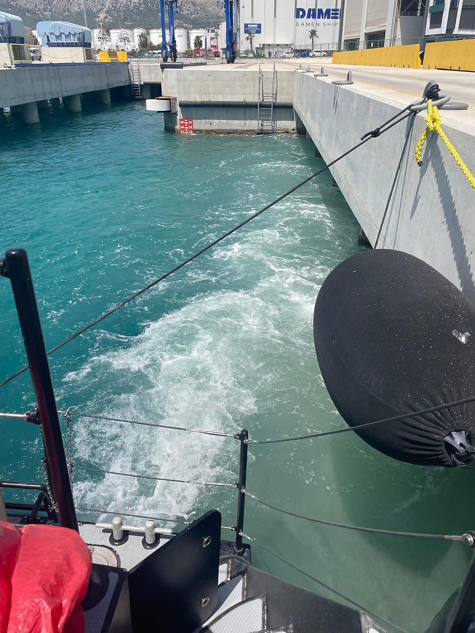 Bollard pull test