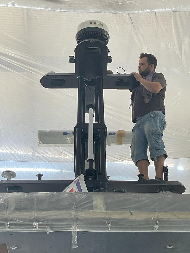 instrument mast
