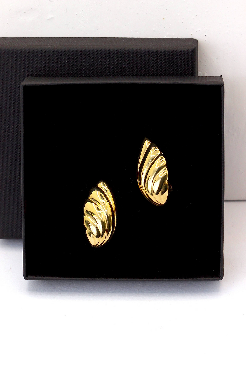 Thumbnail: Vintage {Amelia} Earrings