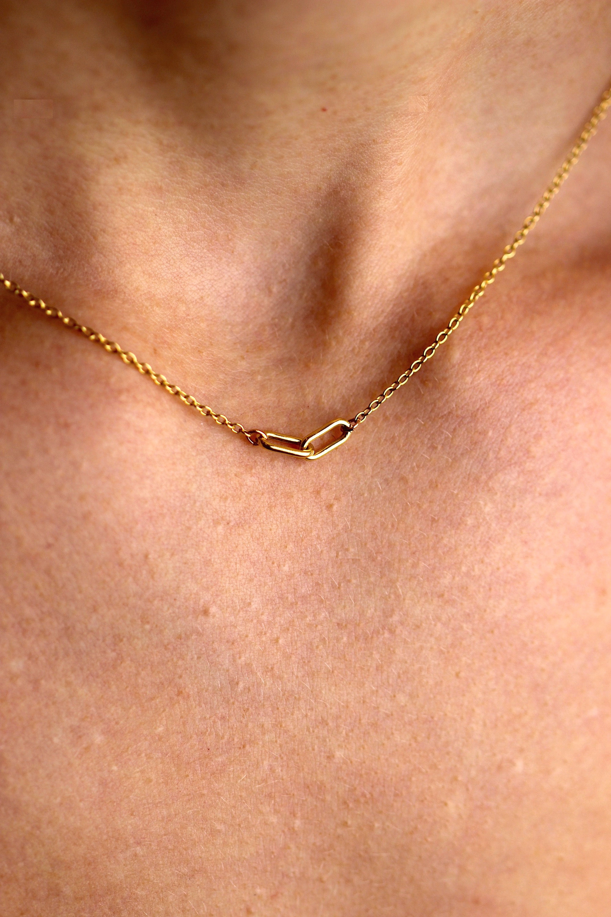 18k Gold Vermeil or Whitegold plated {Herrera} Sterling Silver 925 Neck