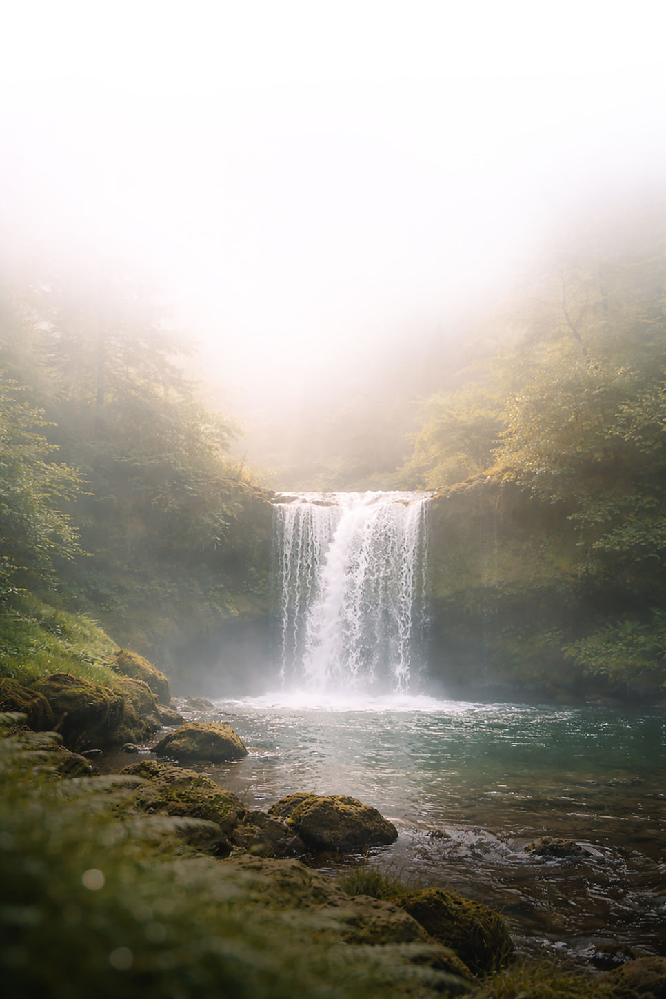 Wasserfall Hintergrund Kopie.jpg