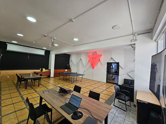 Área de Jóvenes Adultos inaugura renovado espacio coworking enfocado en el bienestar y la comunidad