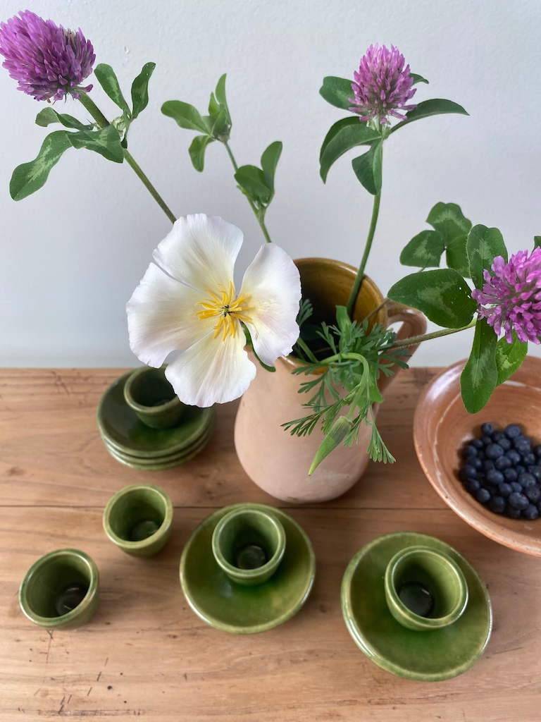 Miniature : Tasses et coupelles en terre vernissée Biot