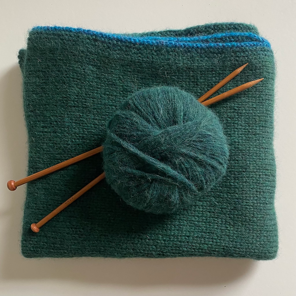 Miniature : Poncho en alpaga Vert forêt (liseré bleu paon)