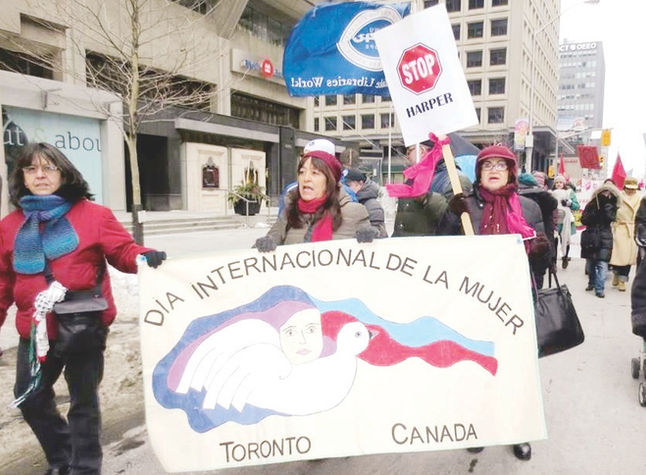 Marchan miles por Día de la Mujer en Canadá