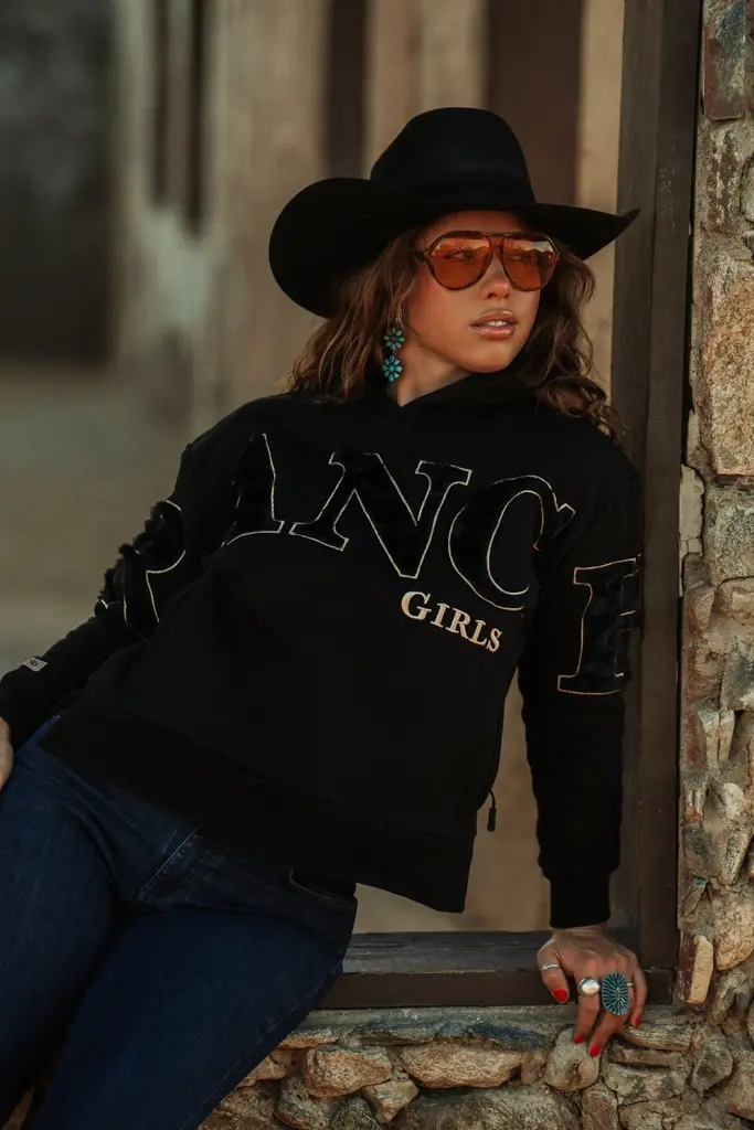 westernriding_westernfashion_sweatshirt_westernoutfit_clothing_for_women_outfit-cowgirl_ranch-girls_outdoorriding