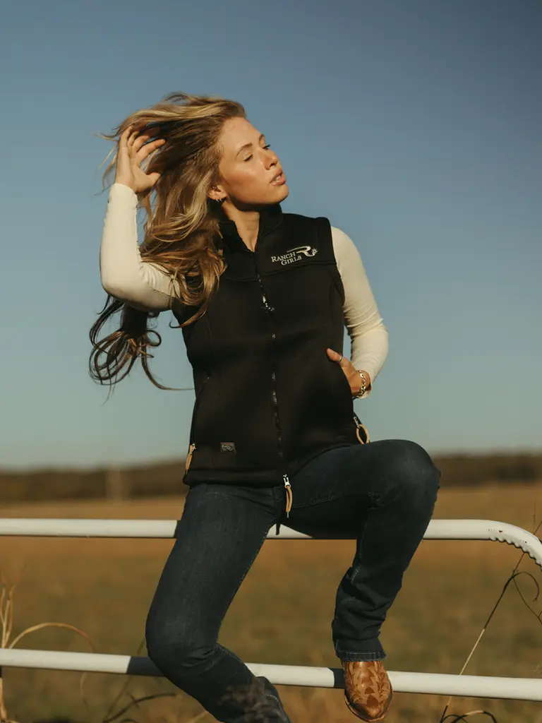 Western-thermoweste-jacke-women-westernreitbekleidung-sportlicher-schnitt-black-funktionsjacke-reitjacke-westernreiten