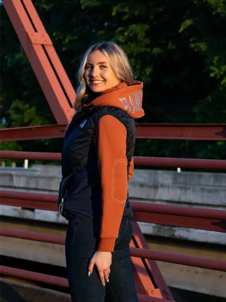 western_ridingvest_westernoutfit_padded_winter_vest_for_womens_outfit_cowgirl_ranch