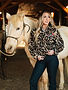 Ranch-Girls-Model-mit-Polarfleece-Zipper-in-leoparden-print.jpg