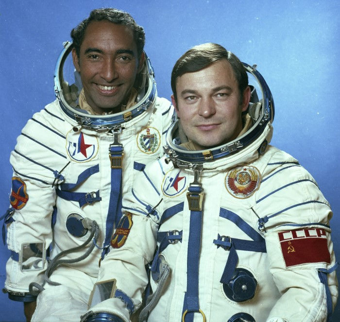 Soyuz 38 cosmonauts Arnaldo Tamayo Méndez (Cuba) and Yuri Romanenko