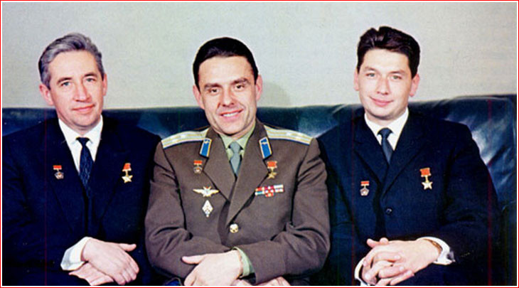 Crew of Voskhod 1