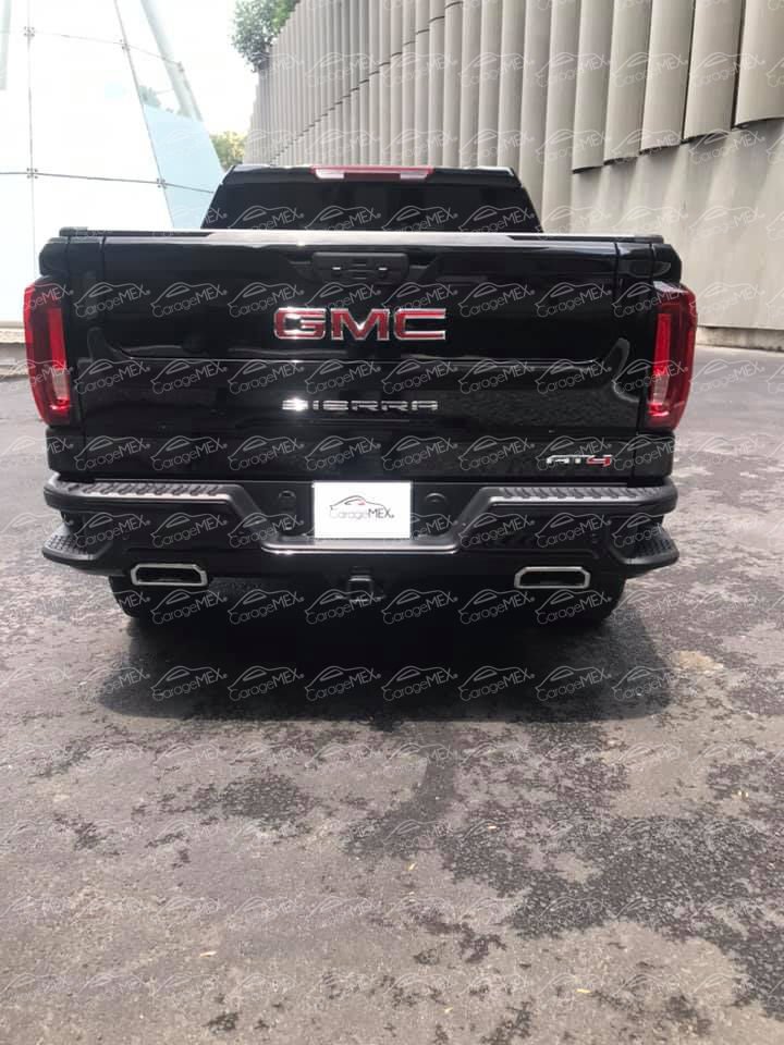 Miniatura: GMC Sierra DT4 Blindada Nivel 3 (2021)