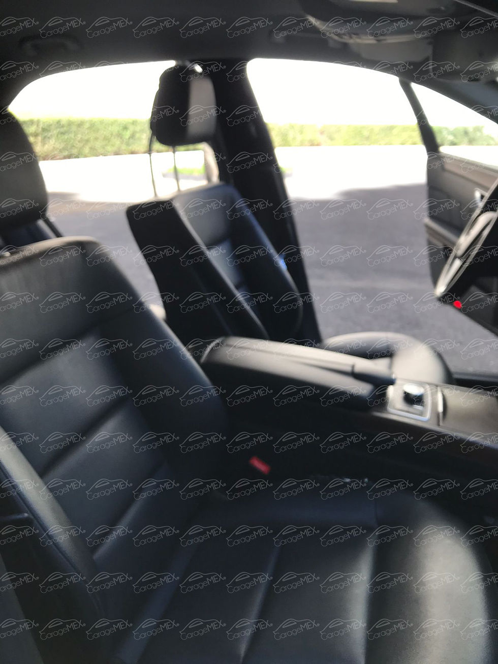 Miniatura: Mercedes Benz E500Guard 2013