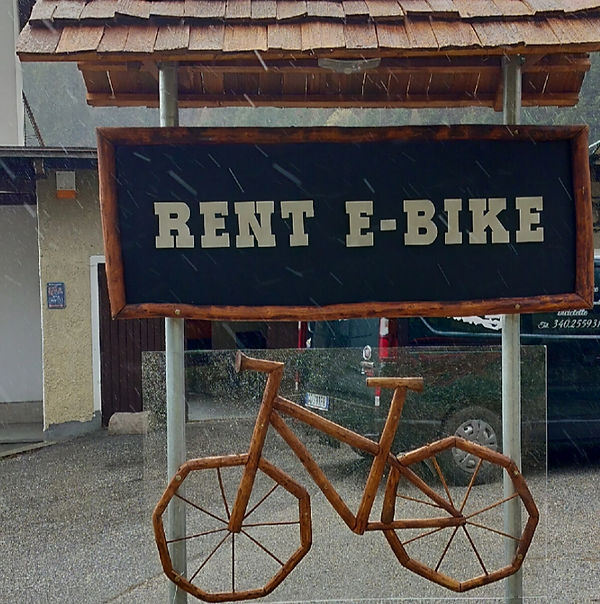 rent e bike foto_edited.jpg