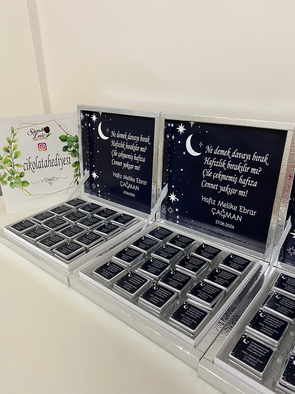 Küçük resim: Karton Kutulu Baskılı Madlen Çikolata 50 Adet - Model 106