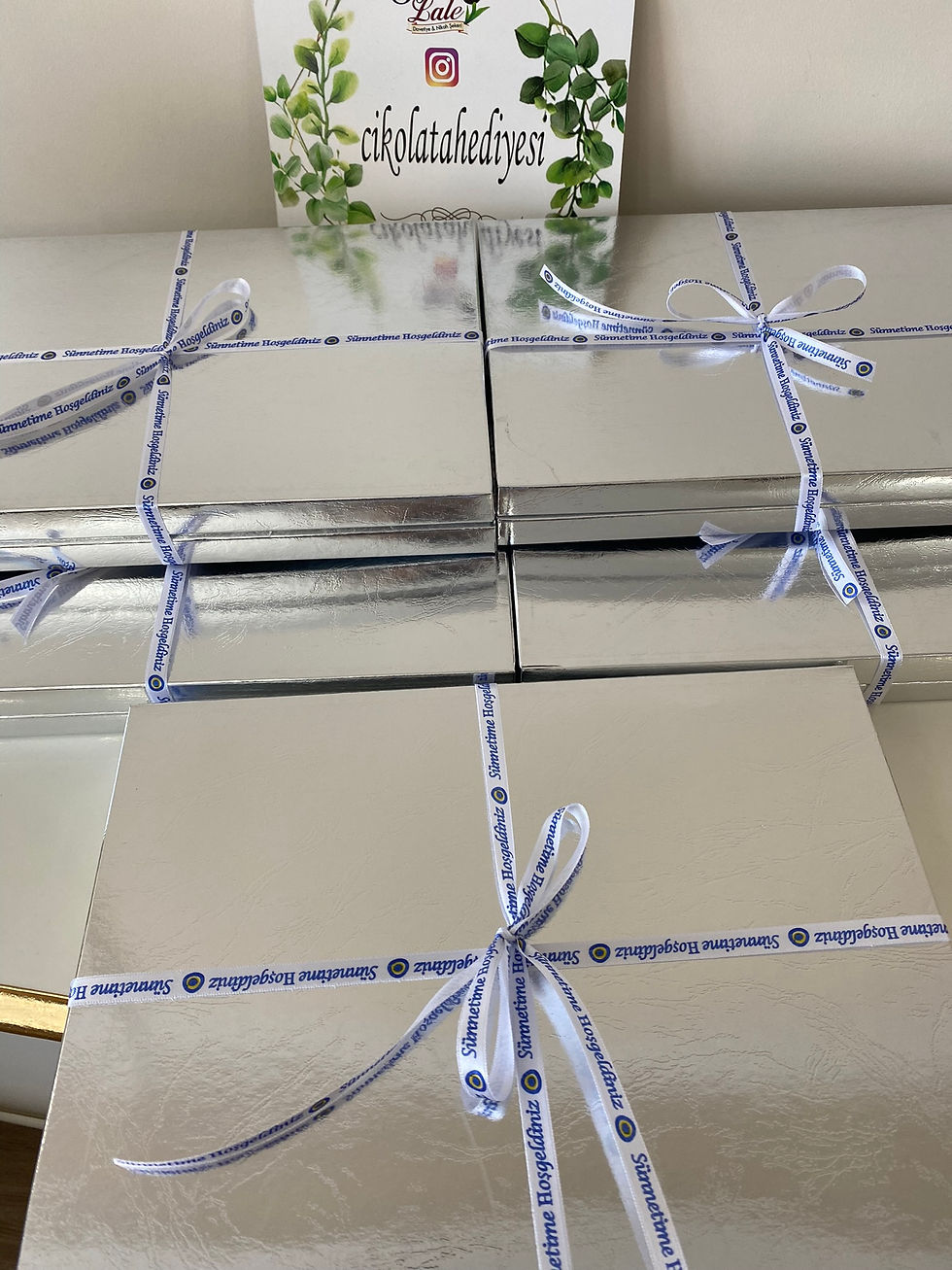 Küçük resim: Karton Kutulu Baskılı Madlen Çikolata 75 Adet - Model 35