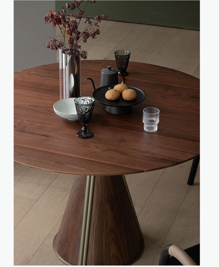 Thumbnail: Clover Table