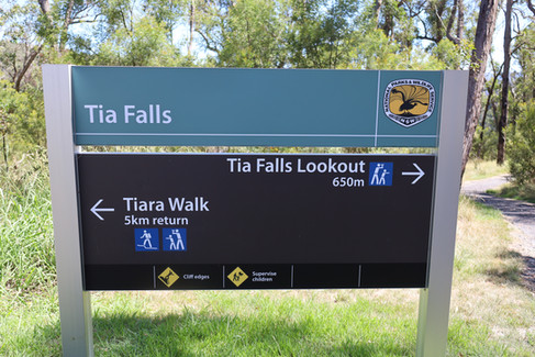 Tia Falls sign