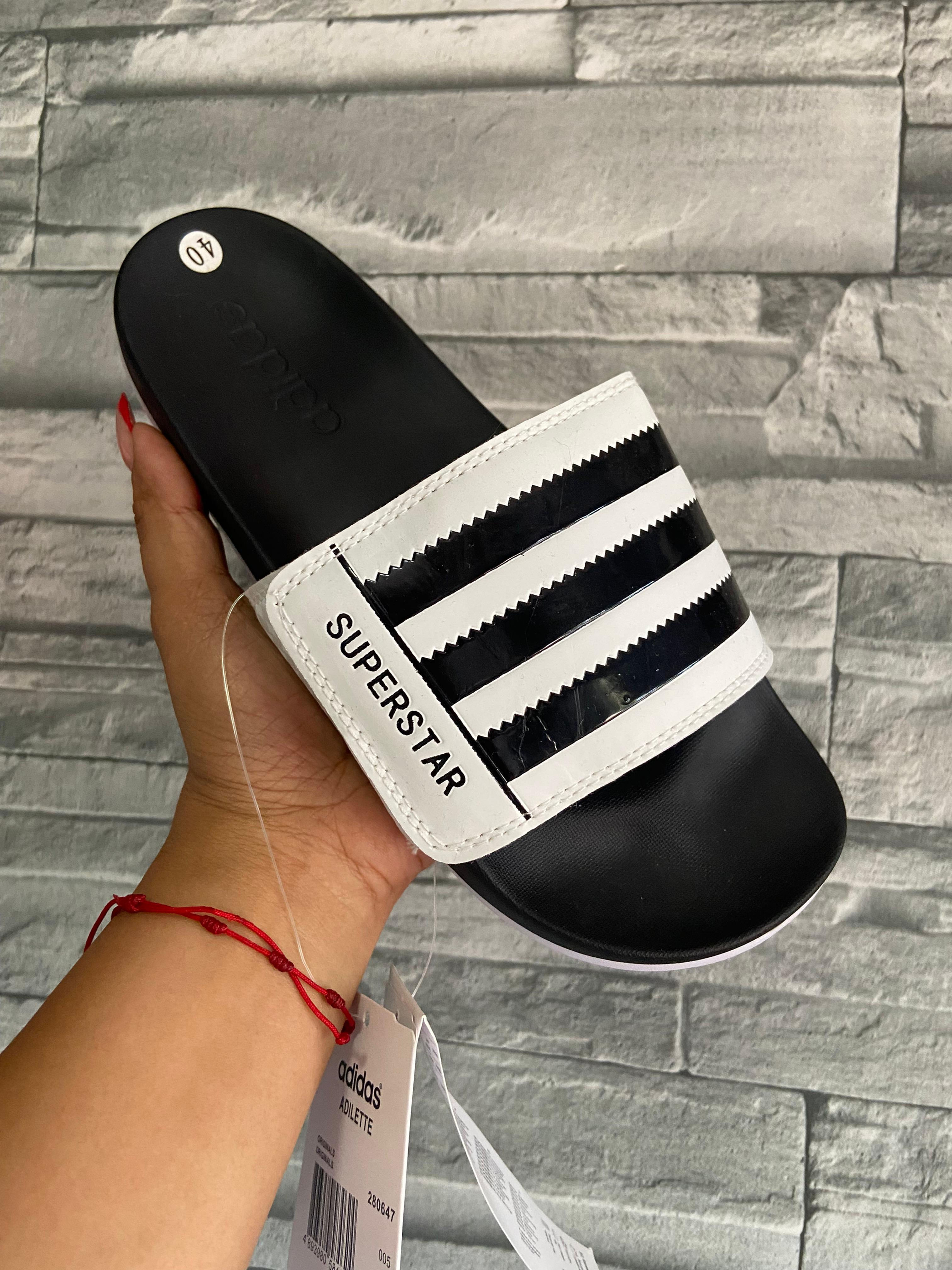 ADIDAS ADILETTE SUPERSTAR BLANCO Y NEGRO REPLICA AAA