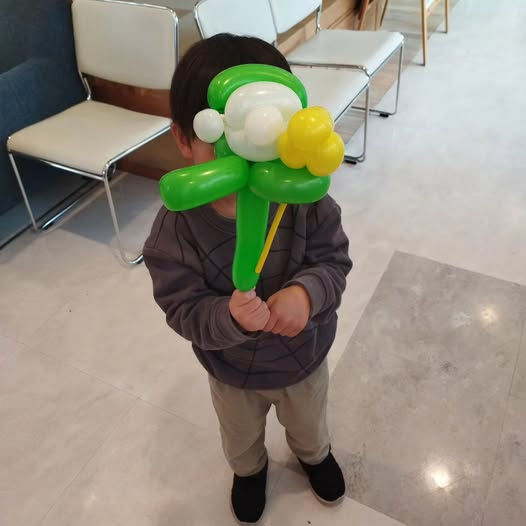 ゴリラを作ったよ！じぶんでゴリラのおてて作って、髪の色を選んで…。