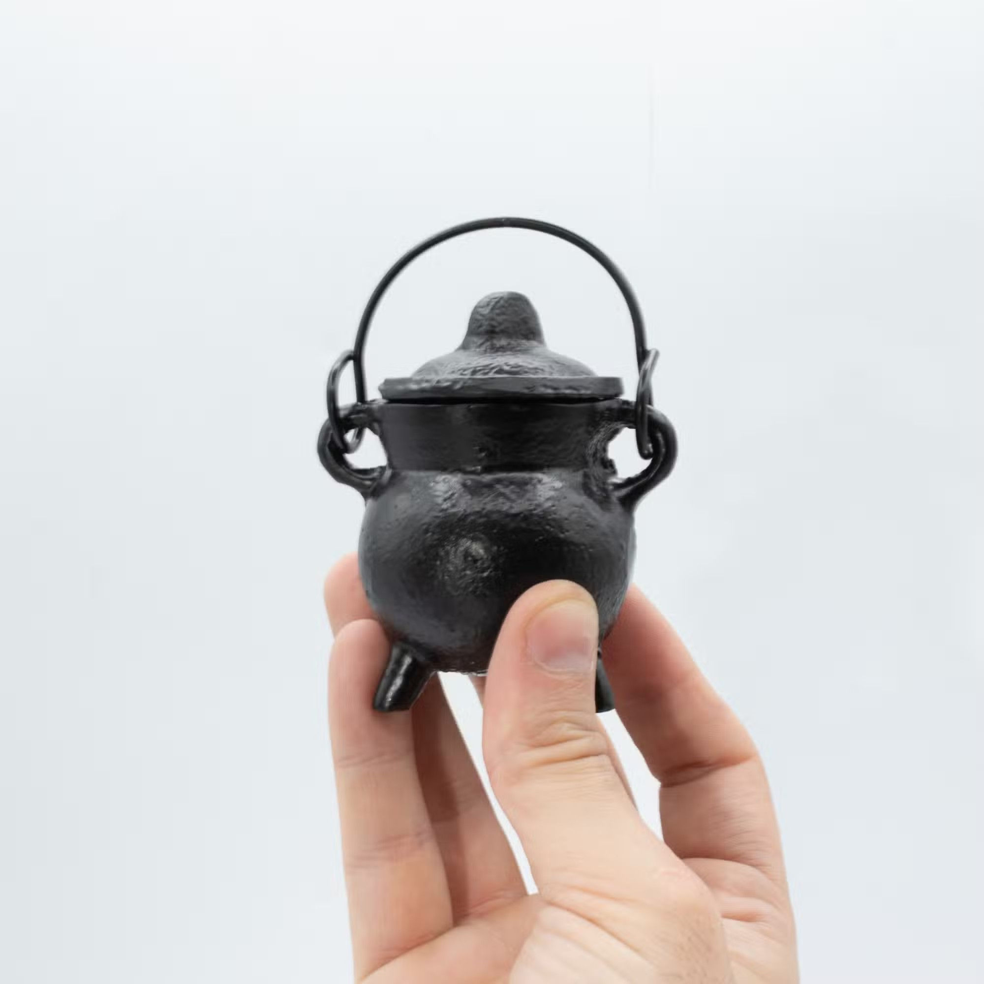 4x Small Cast Iron Cauldrons 5x7cm