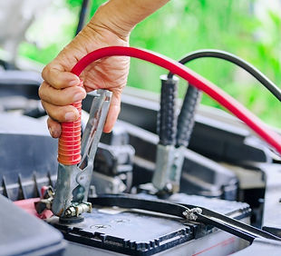 Emergency-battery-jumpstart-service