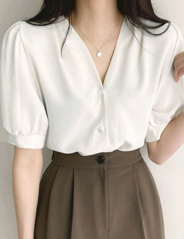 Thumbnail: BUTTON FRONT PUFF SLEEVE BLOUSE 