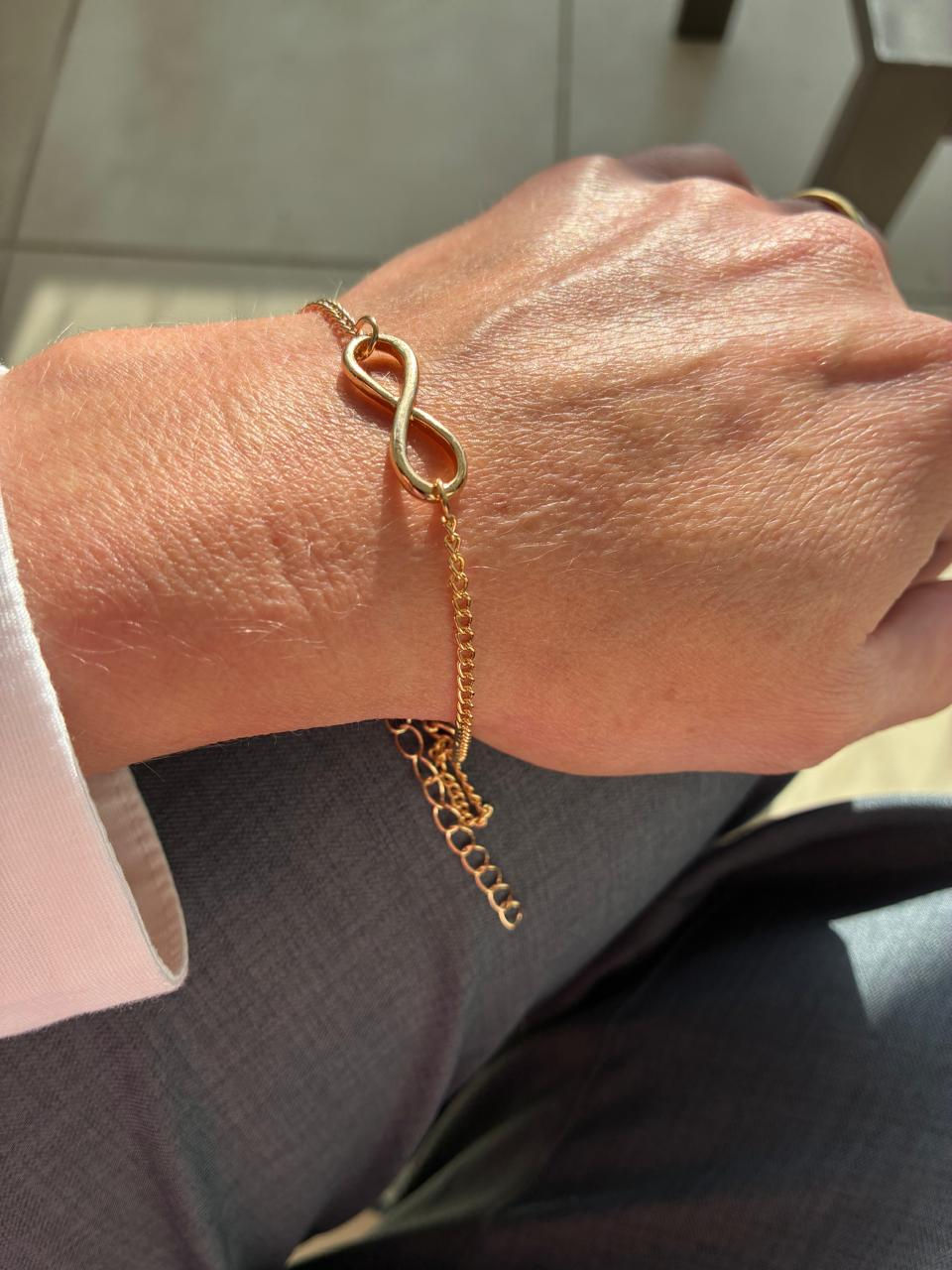 Miniatura: Tornozeleira e Pulseira dourada delicada com o infinito
