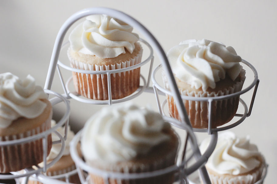 White Frosting Cupcakes