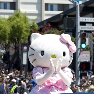 Hello Kitty cumple 50 años de vida y ejecutiva de Sanrio afirma que no es una gatita: así reaccionó internet