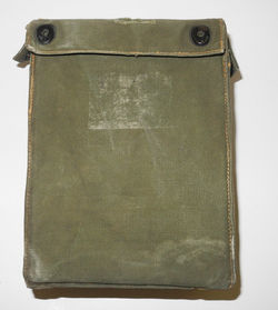 AAF aircraft oxygen stowage case with box for A-14 mask