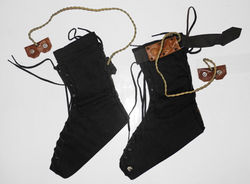 Early/pre-war French Air Force electrically-heated flying boot inserts and heated pad.