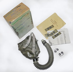 US Air Corps / AAF Type A-10 Revised oxygen mask in original box with accessories, unissued conditio