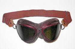 Imperial Japanese Navy flying goggles in box with cleaning cloth