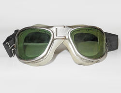 USAAF B7 flying goggles with early issue 2-piece cushions
