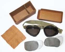 Luftwaffe Model 306 flying goggles with box and accessories