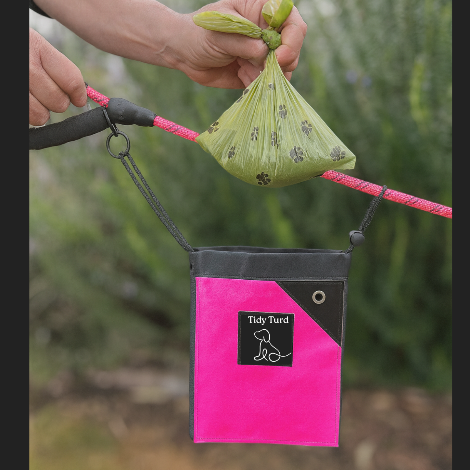 Pink and Black Tidy Turd Pouch With Leash